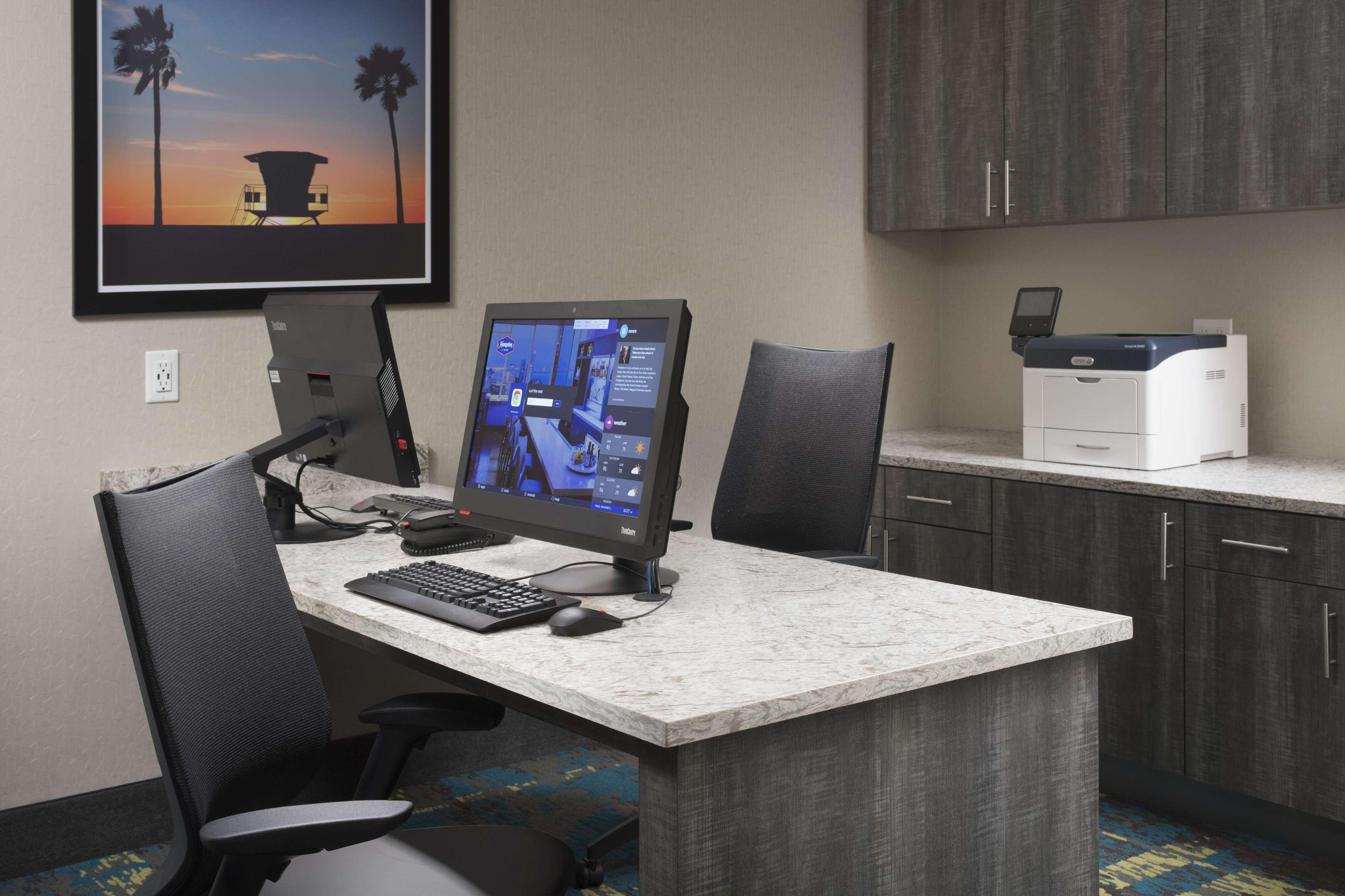 Hotel Hampton Miami Airport East 3*