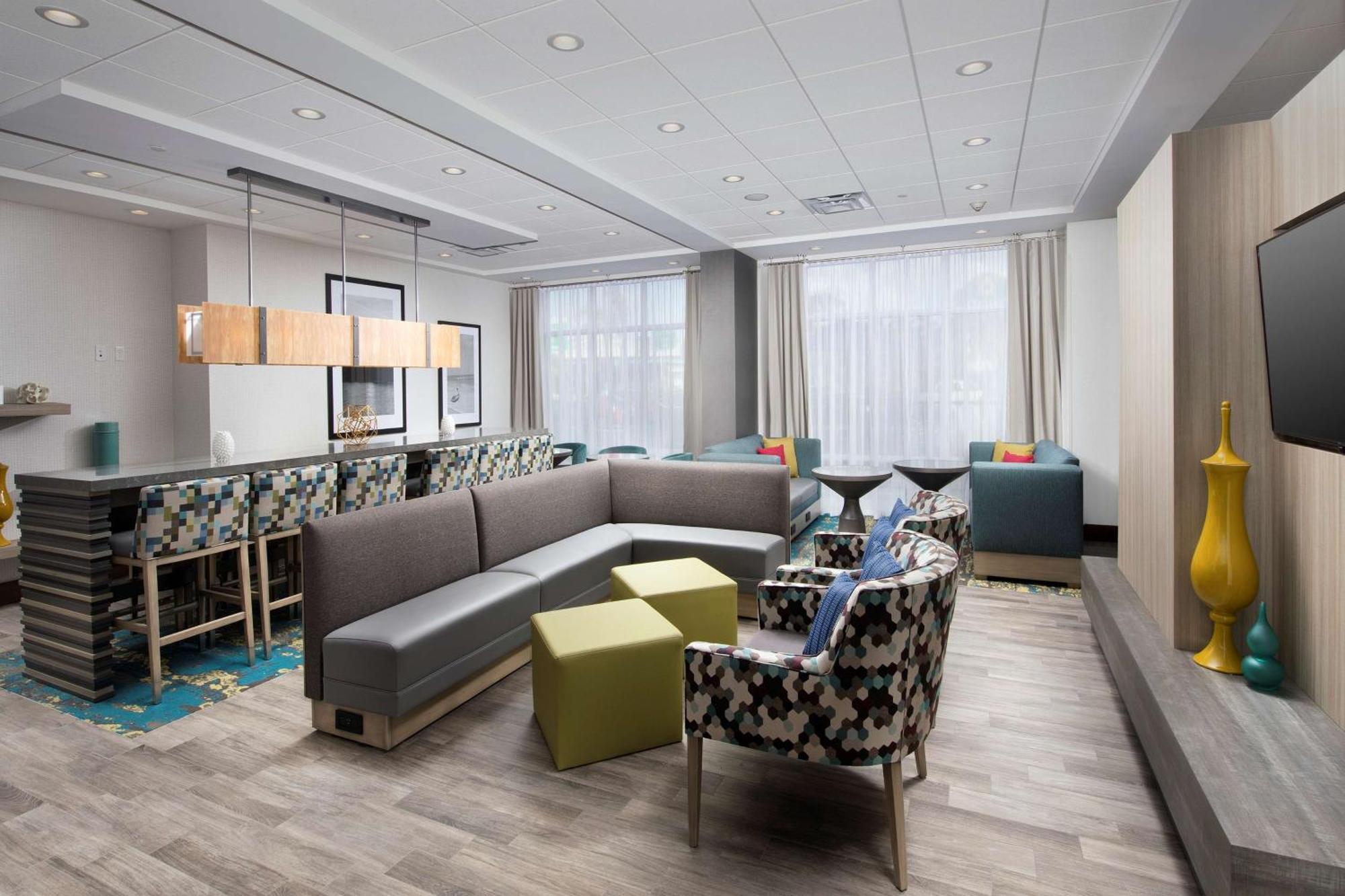 Hotel Hampton Miami Airport East 3*