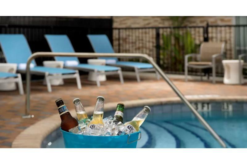 Hotel Hampton Miami Airport East 3*